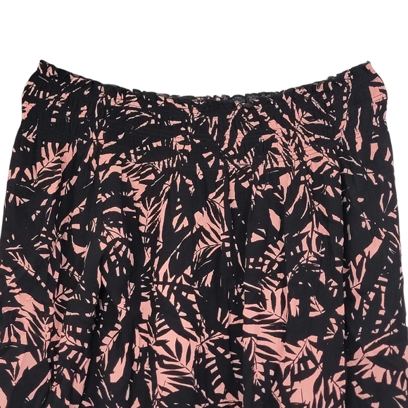 💥Sanctuary Black and Coral-Pink Off The Shoulder Leaf Pattern Blouse Size XS - Picture 7 of 10